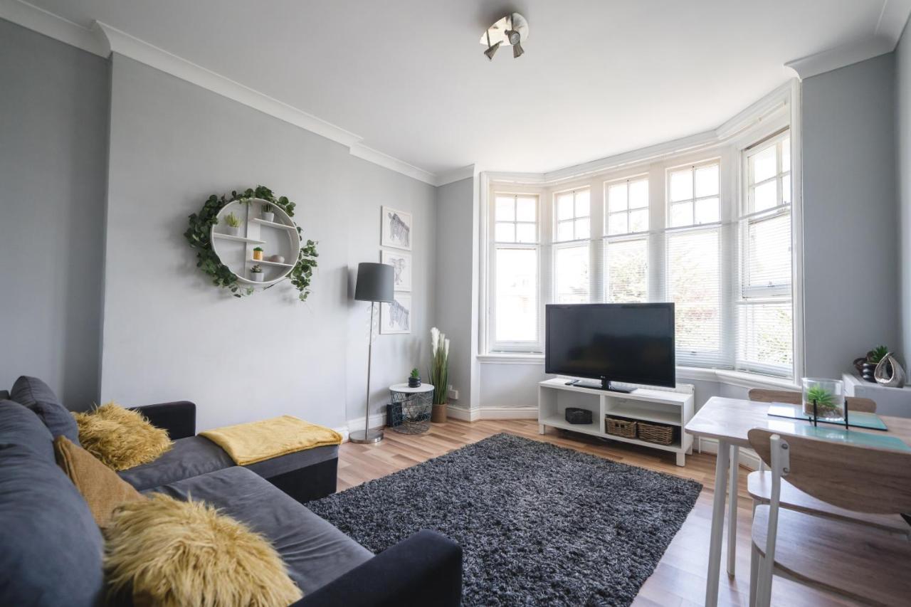 Luxury Apartment In בורנמות' מראה חיצוני תמונה