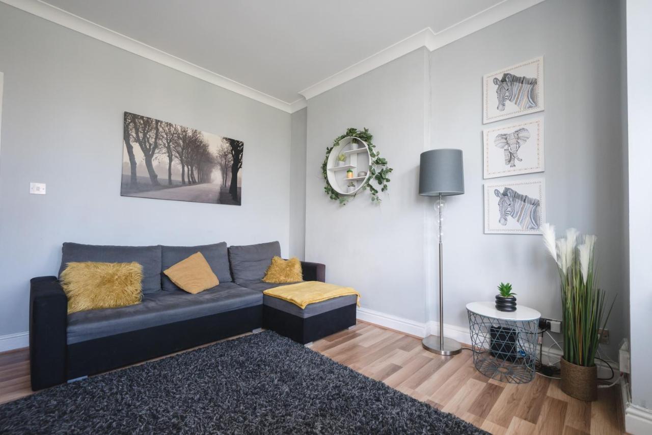 Luxury Apartment In בורנמות' מראה חיצוני תמונה