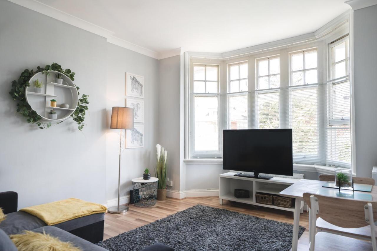Luxury Apartment In בורנמות' מראה חיצוני תמונה