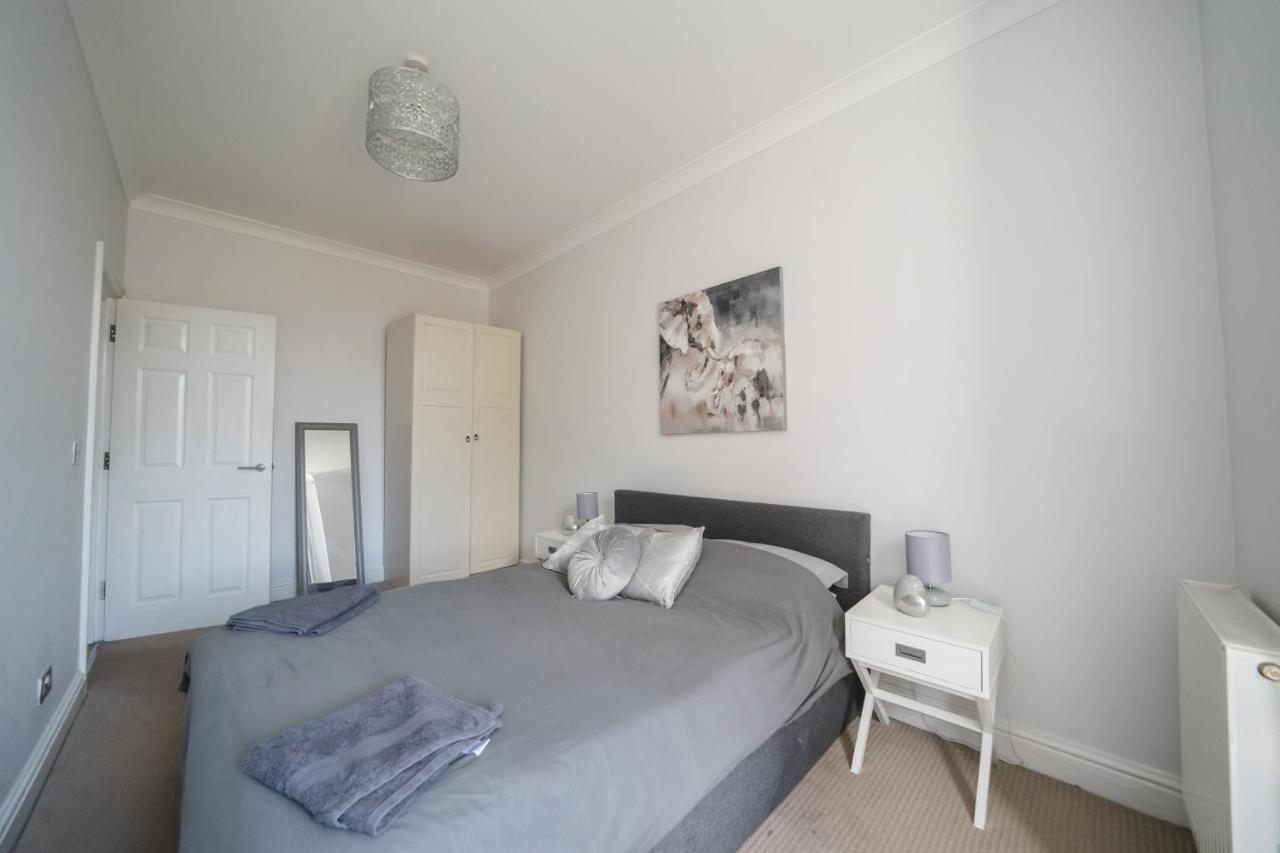 Luxury Apartment In בורנמות' מראה חיצוני תמונה